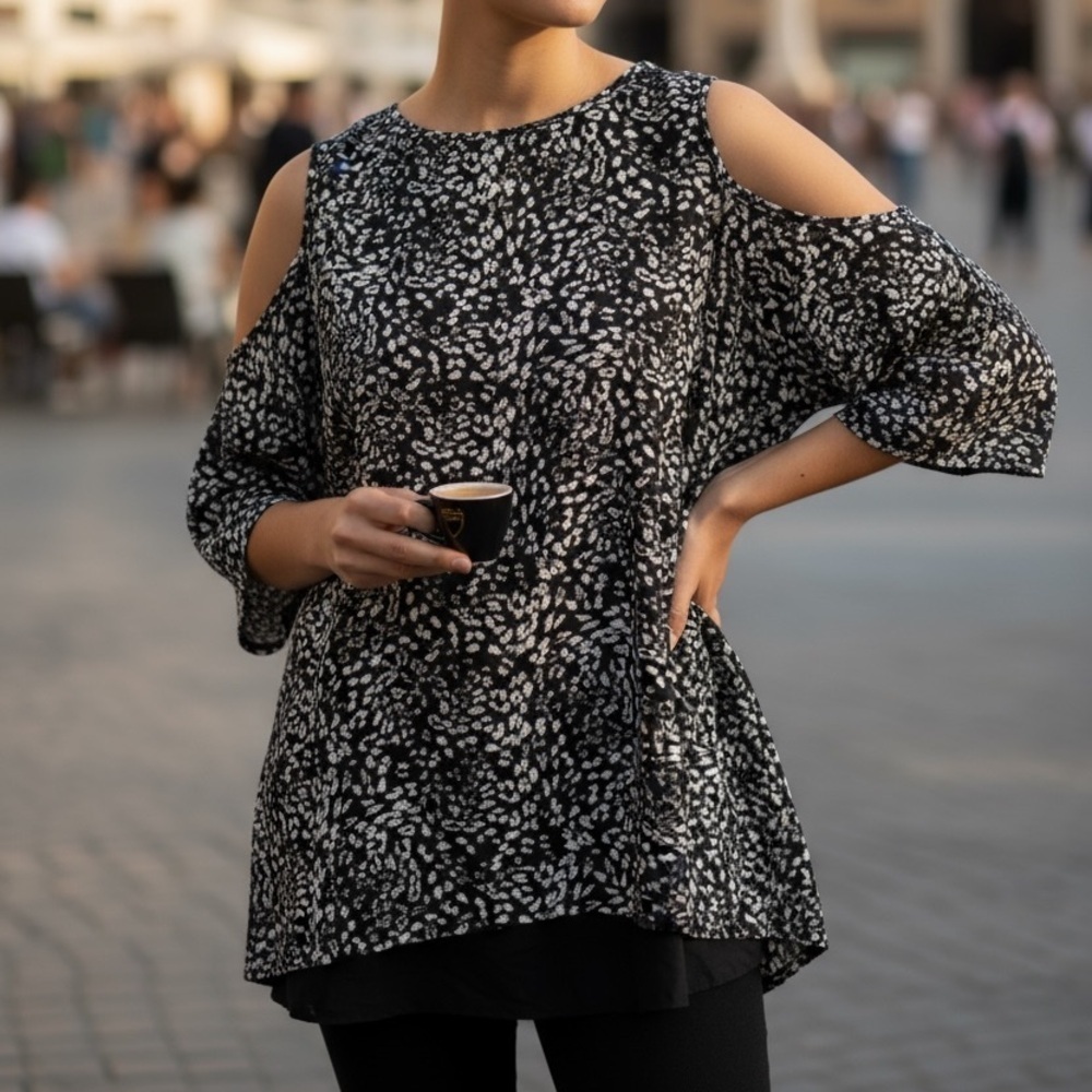 Vince Camuto Black White Top Tee Blouse Cut out Shoulders 3/4 Sleeve S